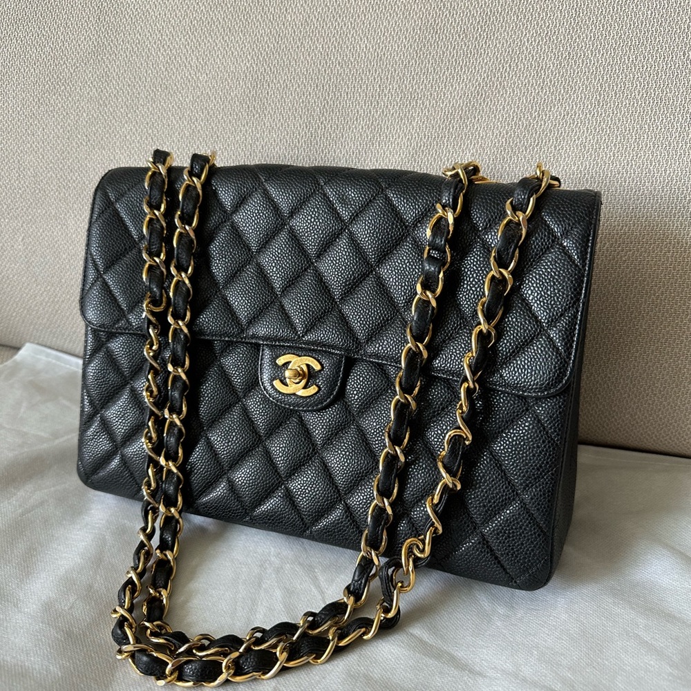 SOLD - CHANEL💫 Vintage Black Caviar Quilted Single Flap Bag Jumbo - Picture 2 of 13